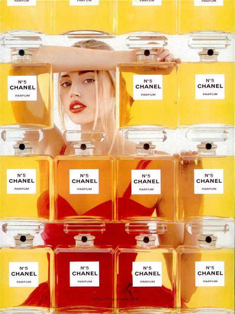 foto chanel che balla|Le più belle campagne Chanel N5 e i fotografi che le .